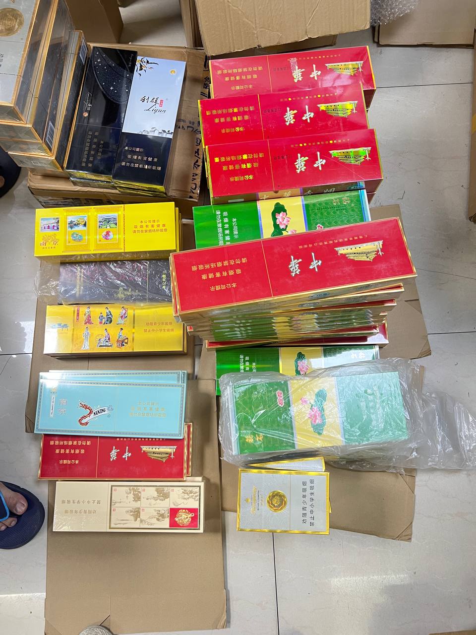 国产大尺度折磨女烈VK, 突破界限的影视作品, 揭示女性...